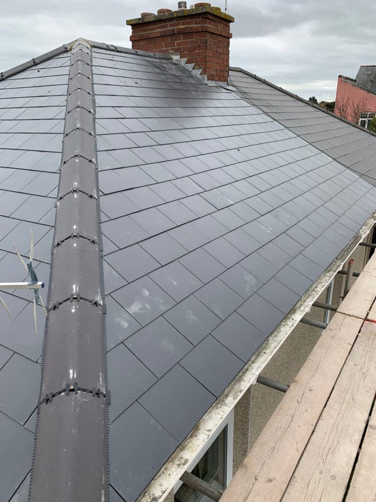 Tile vs Slate Roofs – What’s Best for Worcester Homes?